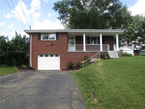 331 Johnson Ln, Connellsville, PA, 15425-9702 | Card Image