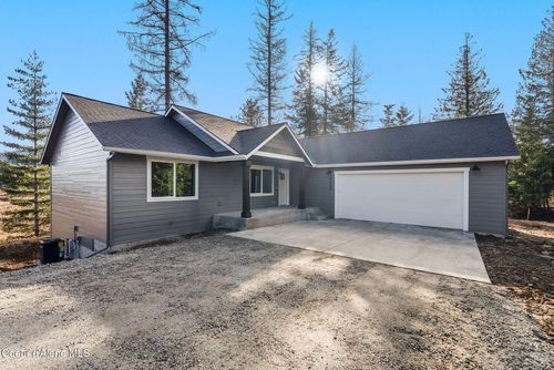 9490 Sunnyside Rd, Sandpoint, ID, 83864-8205 | Card Image