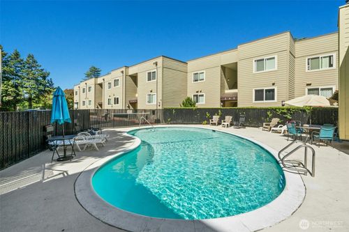 a302-5844 Ne 75th St, Seattle, WA, 98115-8119 | Card Image