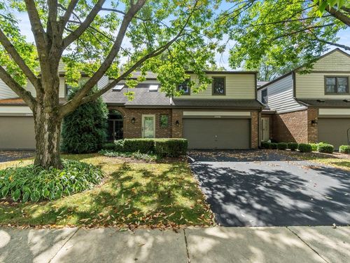 23W501 Green Trails Dr, Naperville, IL, 60540-9412 | Card Image