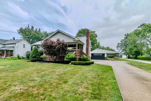 7144 Wilson Mills Rd, Chesterland, OH, 44026-1735 | Card Image