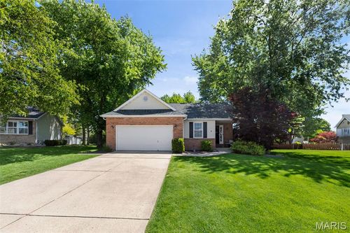 9 Jennifer Dr, Glen Carbon, IL, 62034-3054 | Card Image