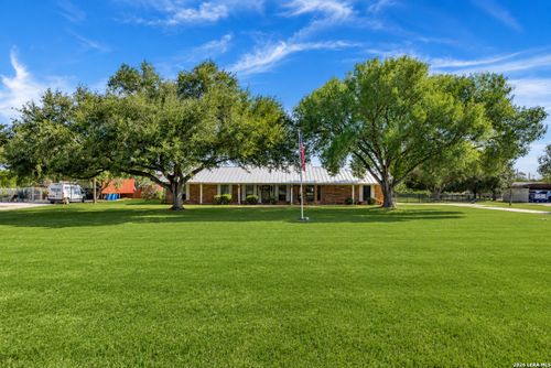 222 Deer Run St, Pleasanton, TX, 78064-1512 | Card Image