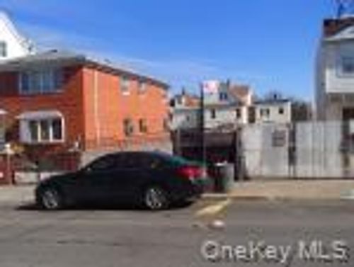 3143 103rd St, East Elmhurst, NY, 11369-2013 | Card Image