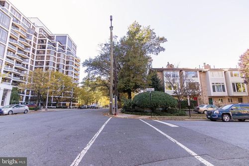 apt-205-1530 Key Blvd, ARLINGTON, VA, 22209-1533 | Card Image