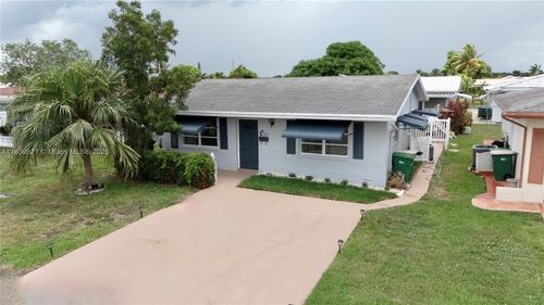 8521 Nw 57th Ct, Tamarac, FL, 33321-4403 | Card Image