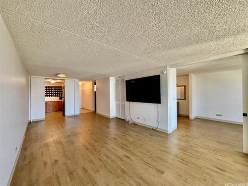 3007-469 Ena Rd, Honolulu, HI, 96815-1727 | Card Image