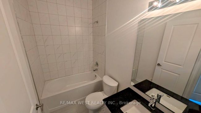 11 Paradox St, House attached with 3 bedrooms, 4 bathrooms and 1 parking in Woodbridge ON | Image 22