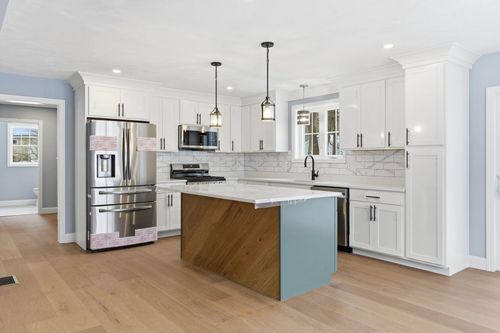 9 Michelle Dr, Nashua, NH, 03062-1848 | Card Image