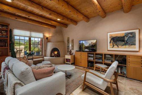 j2-501 Rio Grande Ave, Santa Fe, NM, 87501-1396 | Card Image