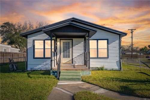 2746 Prescott St, Corpus Christi, TX, 78404-4025 | Card Image