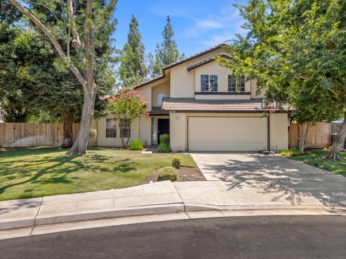 49 Carolina Ave, Clovis, CA, 93611-5474 | Card Image