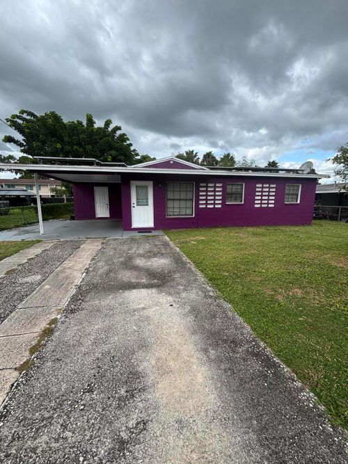 2804 Avenue J, Fort Pierce, FL, 34947-2414 | Card Image