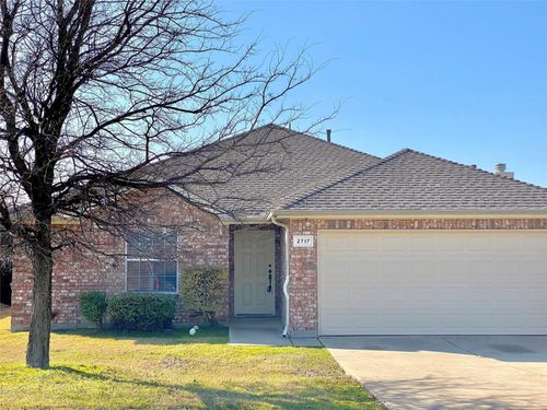2717 Lumina Dr, Little Elm, TX, 75068-7639 | Card Image