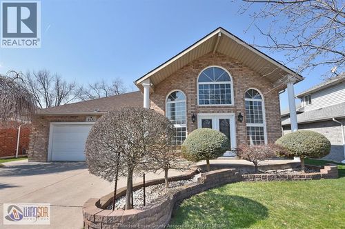 4450 Cherry Hill Rd, Windsor, ON, N9G2P5 | Card Image