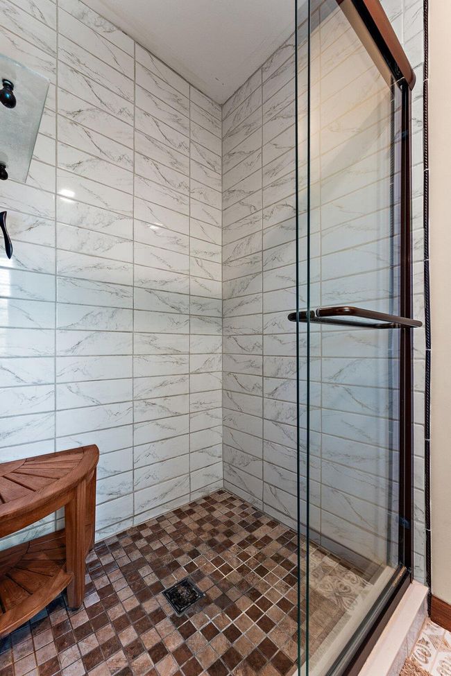 Main bath shower | Image 24