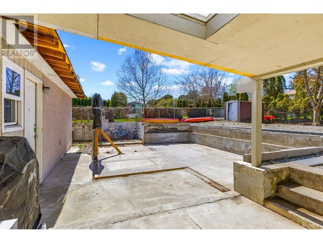 2431 Bering Rd, Home with 2 bedrooms, 1 bathrooms and 5 parking in West Kelowna BC | Image 22