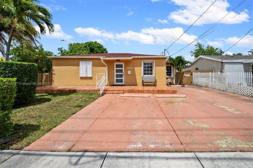 590 Sw 62nd Ave, Miami, FL, 33144-3831 | Card Image