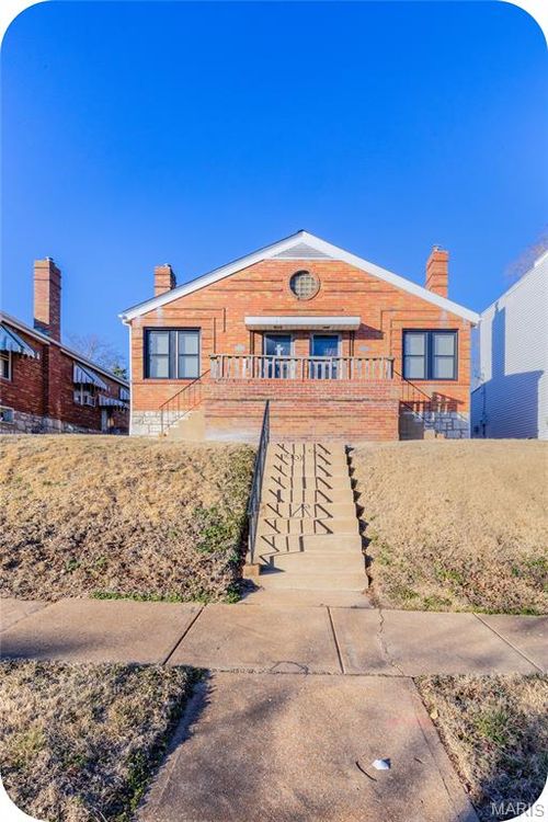 3725 Phillips Pl, Saint Louis, MO, 63116-4610 | Card Image