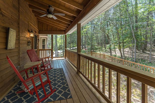 292 Holly Cove Cir, Home with 2 bedrooms, 3 bathrooms and null parking in Blairsville GA | Image 5