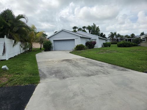 1211 Pine Sage Cir, West Palm Beach, FL, 33409-7063 | Card Image