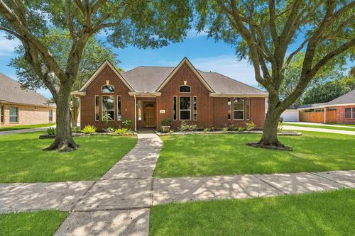 2875 Wimbledon Ln, Friendswood, TX, 77546-5020 | Card Image