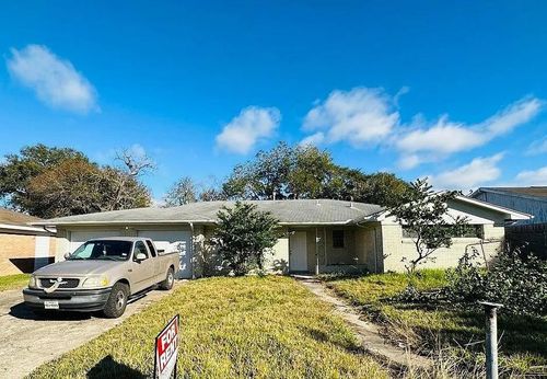 7 Richards Courts, La Marque, TX, 77568 | Card Image