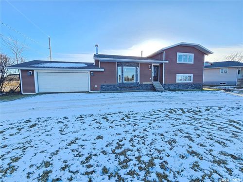 320 9th Ave E, Meadow Lake, SK, S9X1H1 | Card Image