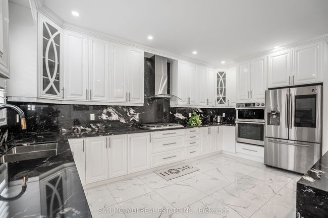 28 Clockwork Dr, House other with 7 bedrooms, 7 bathrooms and 2 parking in Brampton ON | Image 9