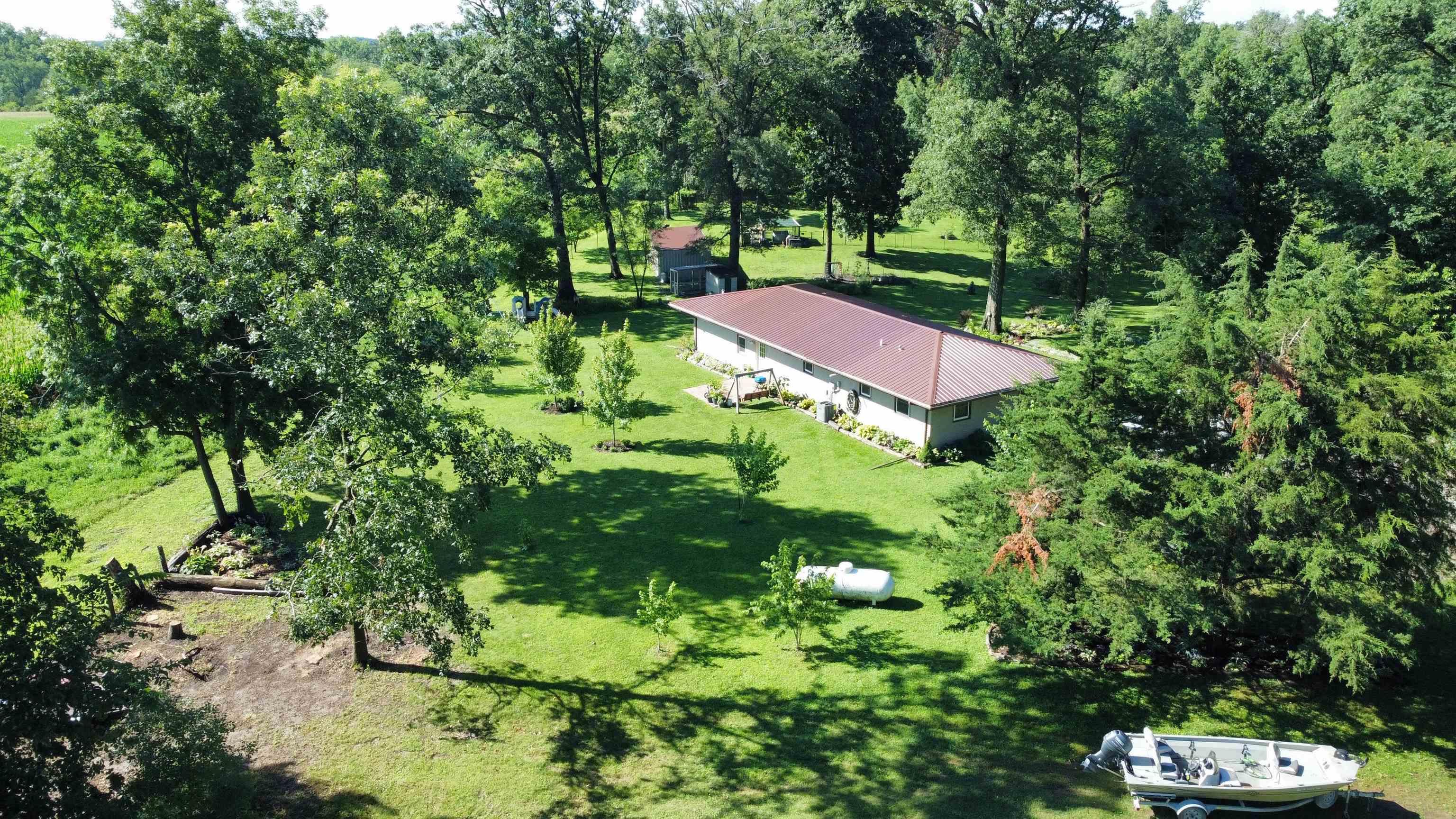105th St, Wapello, IA 52653