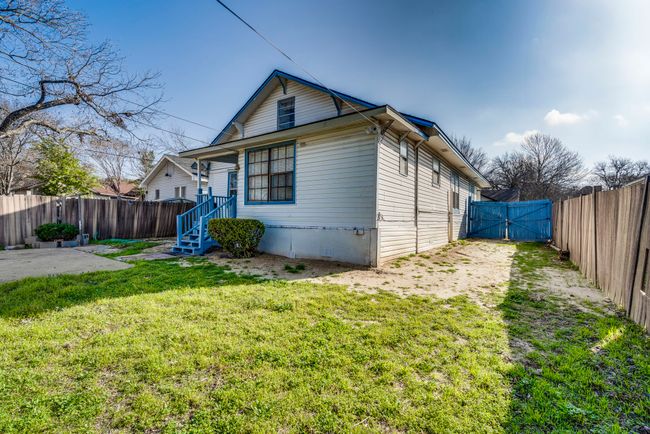 323 W University Ave, House other with 3 bedrooms, 2 bathrooms and null parking in Waxahachie TX | Image 32