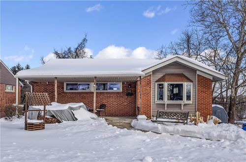 422 Dunbar Dr, Pittsburgh, PA, 15235-5217 | Card Image