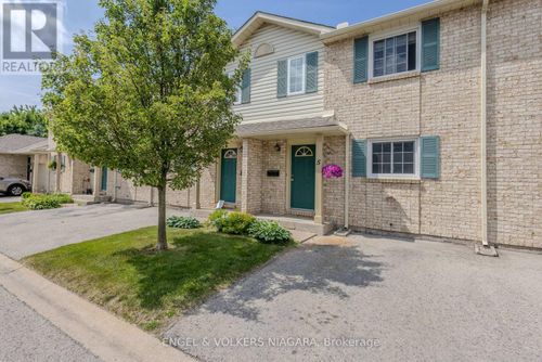 5-7470 Monastery Dr, Niagara Falls, ON, L2H3B3 | Card Image