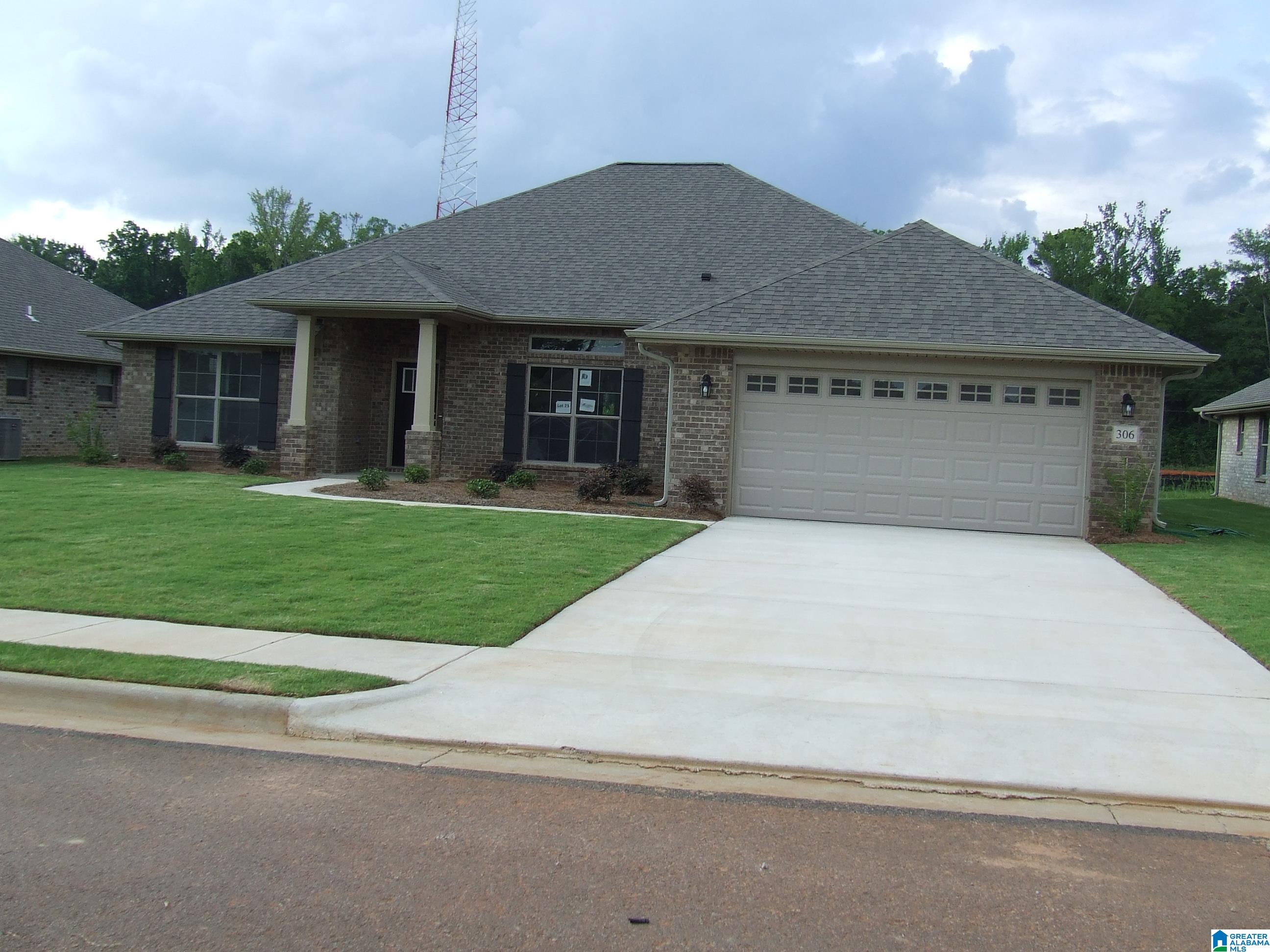 Tupelo Trl, Alabaster, AL 35007