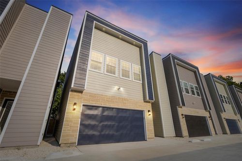 e-825 Paul Quinn St, Houston, TX, 77091-0014 | Card Image