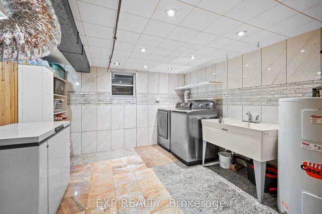 27 Stock Ave, House other with 3 bedrooms, 2 bathrooms and 6 parking in Etobicoke ON | Image 35
