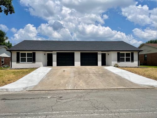 1101 S 26th St, Rogers, AR, 72758-4807 | Card Image