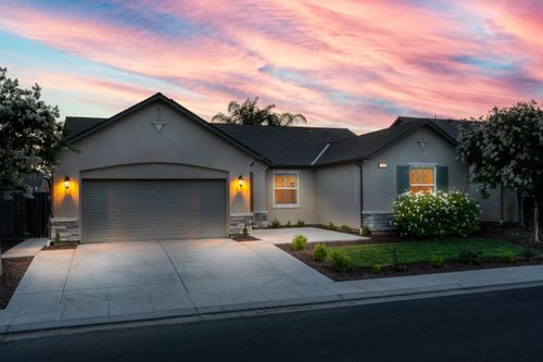 1664 Softwind Dr, Tulare, CA, 93274-7461 | Card Image