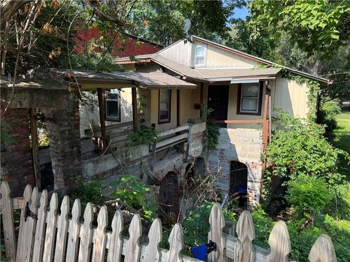 2024 Summit St, Kansas City, MO, 64108-2112 | Card Image