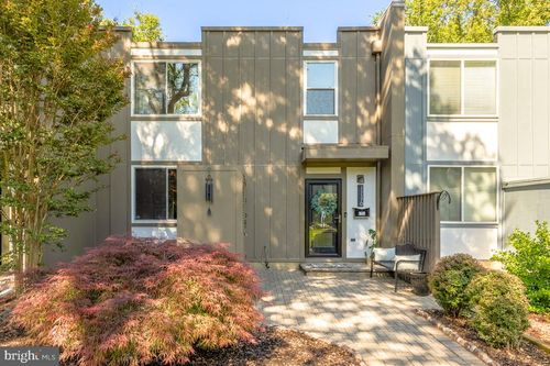 11170 Forest Edge Dr, RESTON, VA, 20190-4029 | Card Image