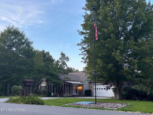 504 Ridgetop Dr, Jamestown, TN, 38556-2964 | Card Image