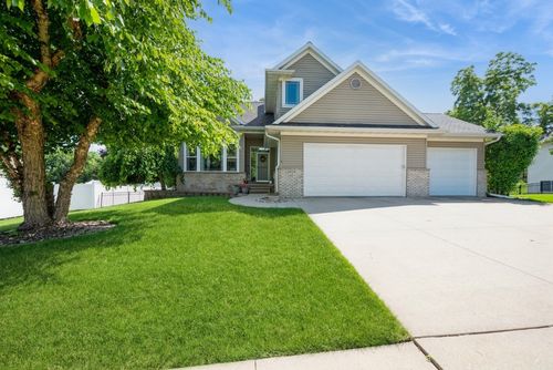 2654 Mulberry Ct, Marion, IA, 52302-9547 | Card Image