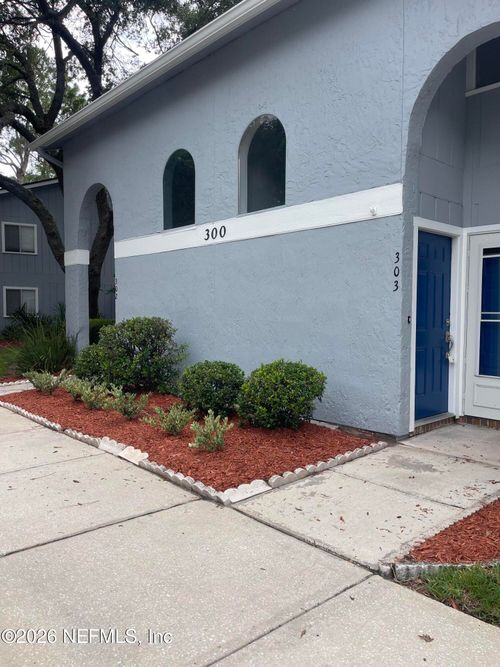 303-3270 Ricky Dr, Jacksonville, FL, 32223-7821 | Card Image