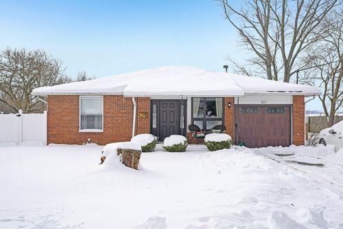 235 N Oak St, London, OH, 43140-1043 | Card Image