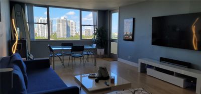 1521 - 3180 S Ocean Dr, Condo with 1 bedrooms, 1 bathrooms and null parking in Hallandale Beach FL | Image 1