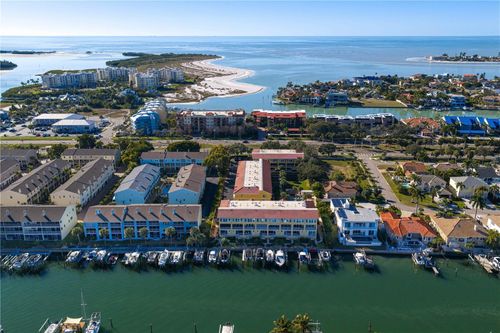 1067 Pinellas Bayway S, St Petersburg, FL, 33715-2112 | Card Image