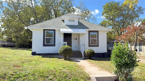 227 W 11th St, Salisbury, NC, 28144-3765 | Card Image