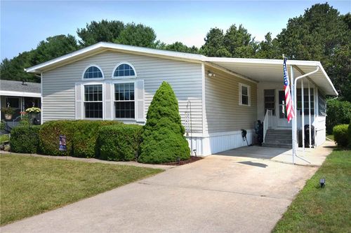 63 Little Pond Rd, South Kingstown, RI, 02879-4458 | Card Image