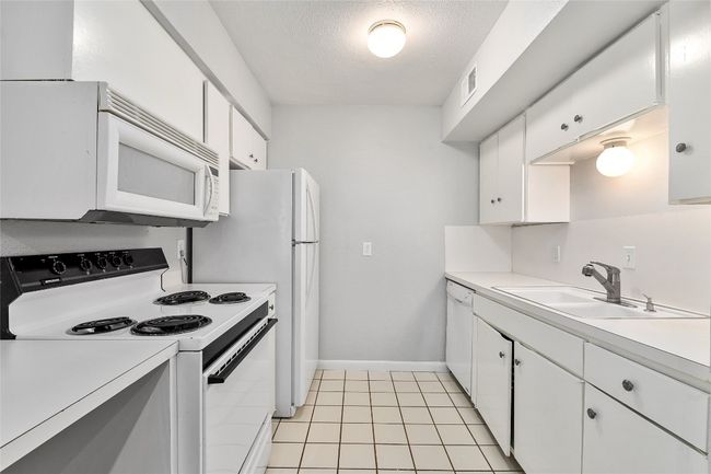 APT-113 - 2408 Longview St, Condo with 2 bedrooms, 1 bathrooms and null parking in Austin TX | Image 5