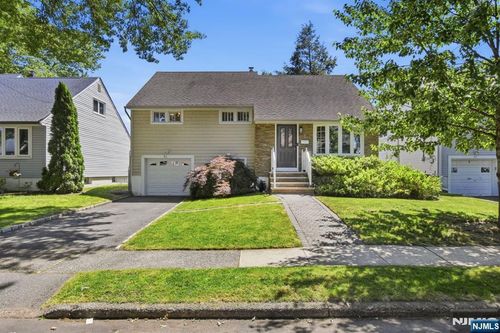 21 Morley Ln, Bloomfield, NJ, 07003-4319 | Card Image